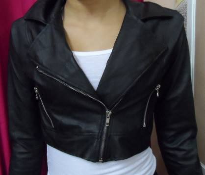 jaqueta de couro preta curta